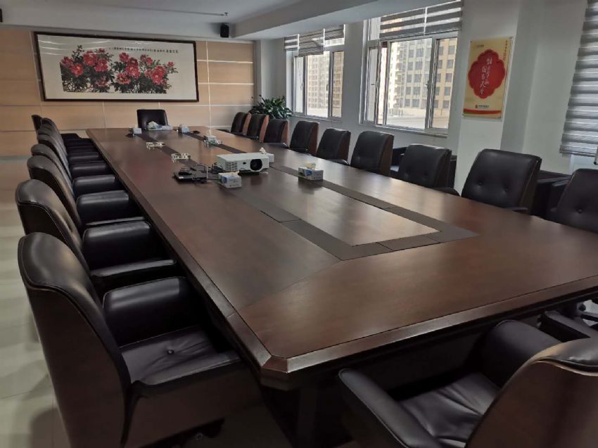 點(diǎn)擊查看詳細(xì)信息<br>標(biāo)題：會(huì)議桌系列案例 閱讀次數(shù)：998